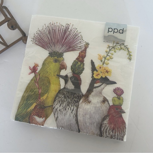 PAPER PRODUCTS DESIGN NAPKINS AND NAPKIN HOLDER NWT - Picture 2 of 14